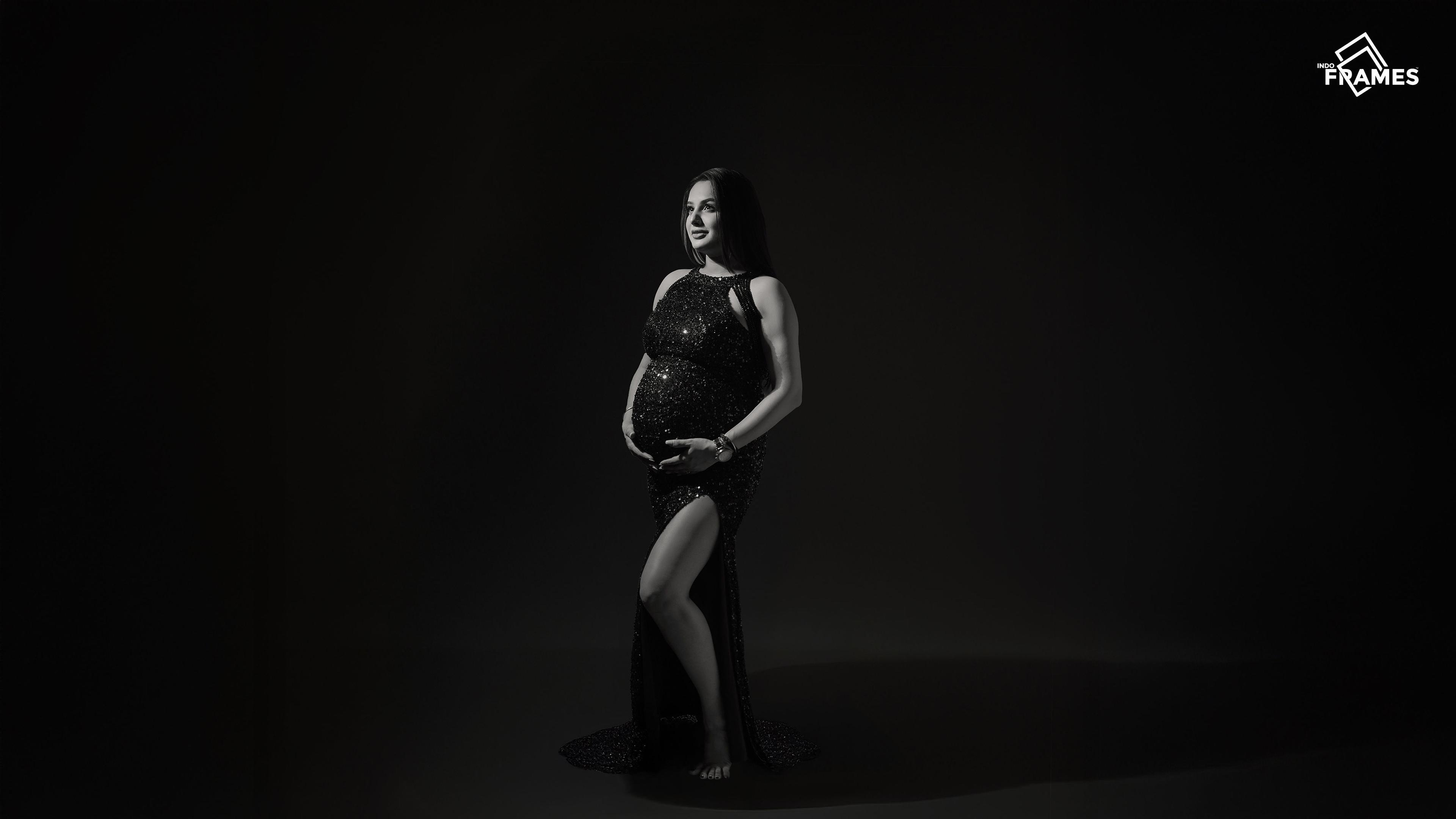 Maternity photography by IndoFrames